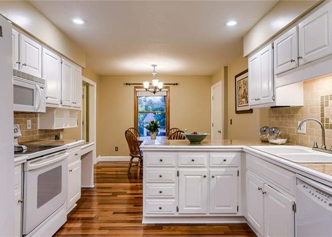 14516 W 69th Terrace — photo 4