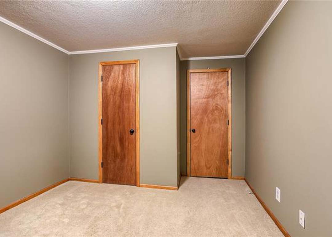 14516 W 69th Terrace — photo 31