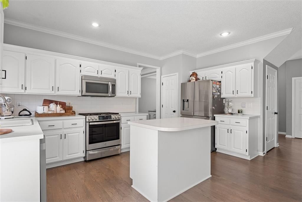 14534 S KAW Drive — photo 8