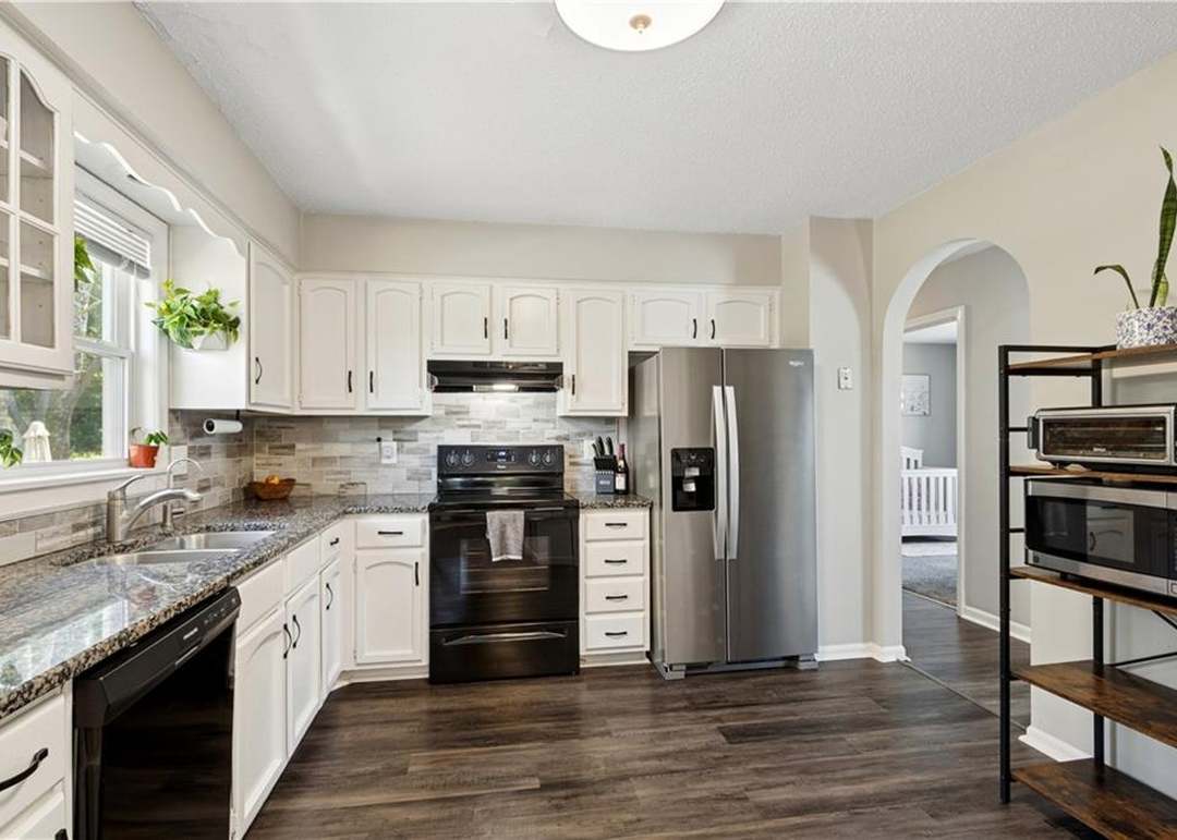 14701 Pine View Drive — photo 11