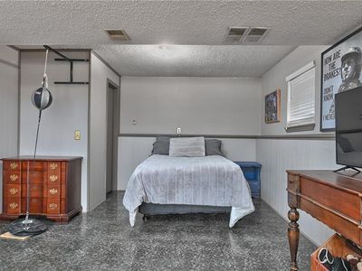 14744 Wyandotte Drive — photo 25