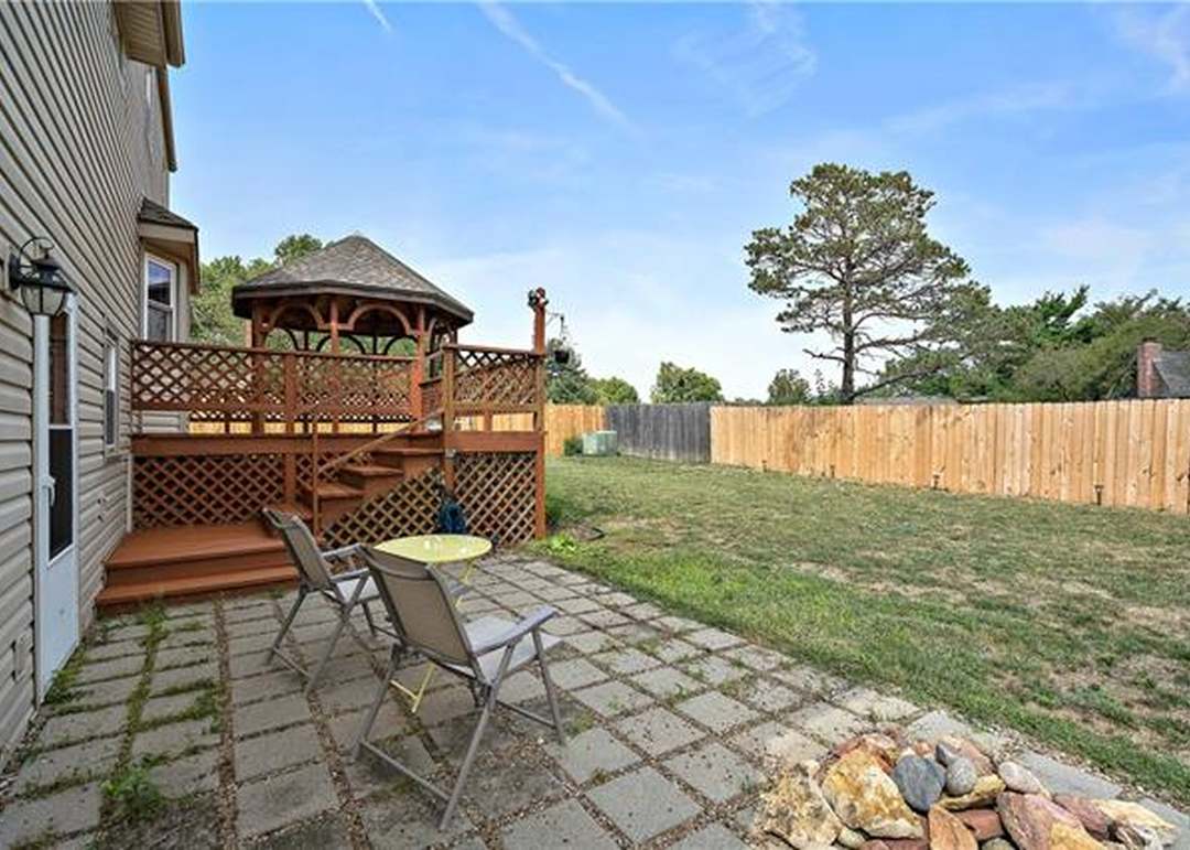 14802 W 93RD Terrace — photo 31