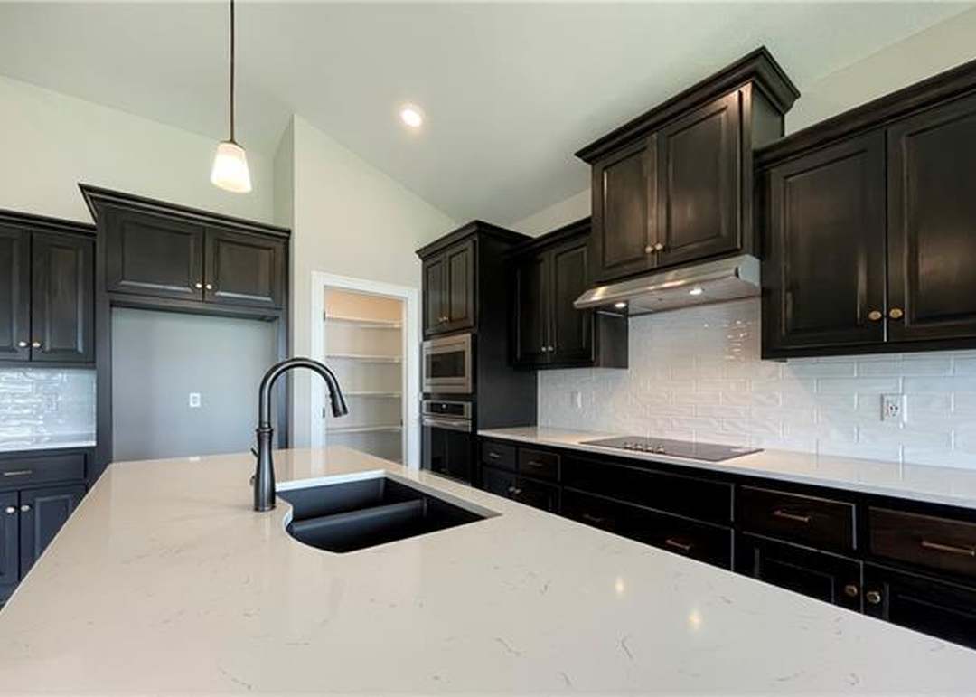 1500 SW Sugar Tree Drive — photo 4