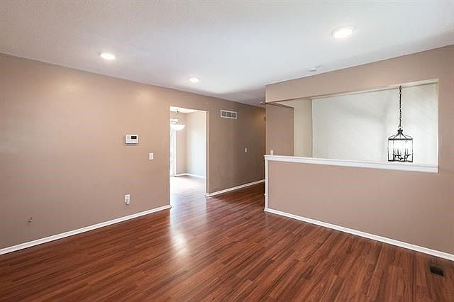 1505 W Poplar Street — photo 31
