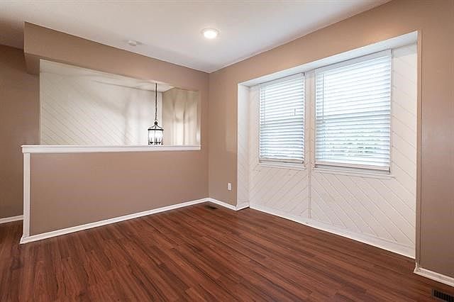 1505 W Poplar Street — photo 32