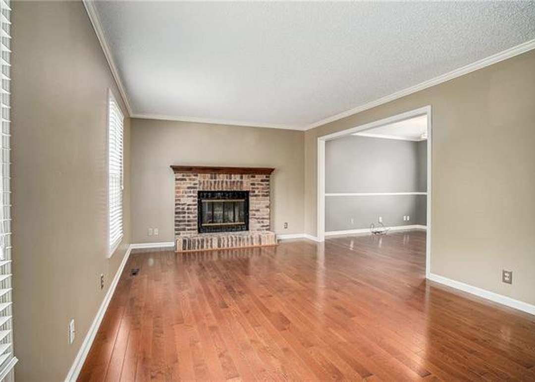 15120 Woodson Street — photo 8