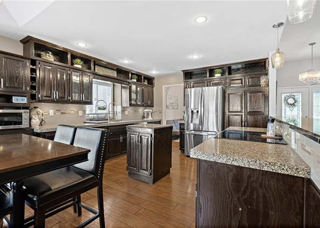 15234 W 88th Terrace — photo 2