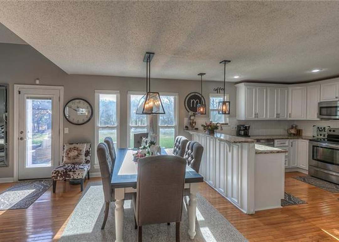 15338 Riley Street — photo 2