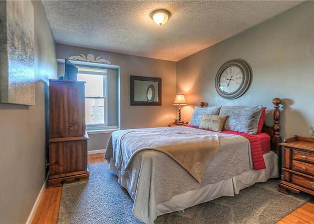 15338 Riley Street — photo 3
