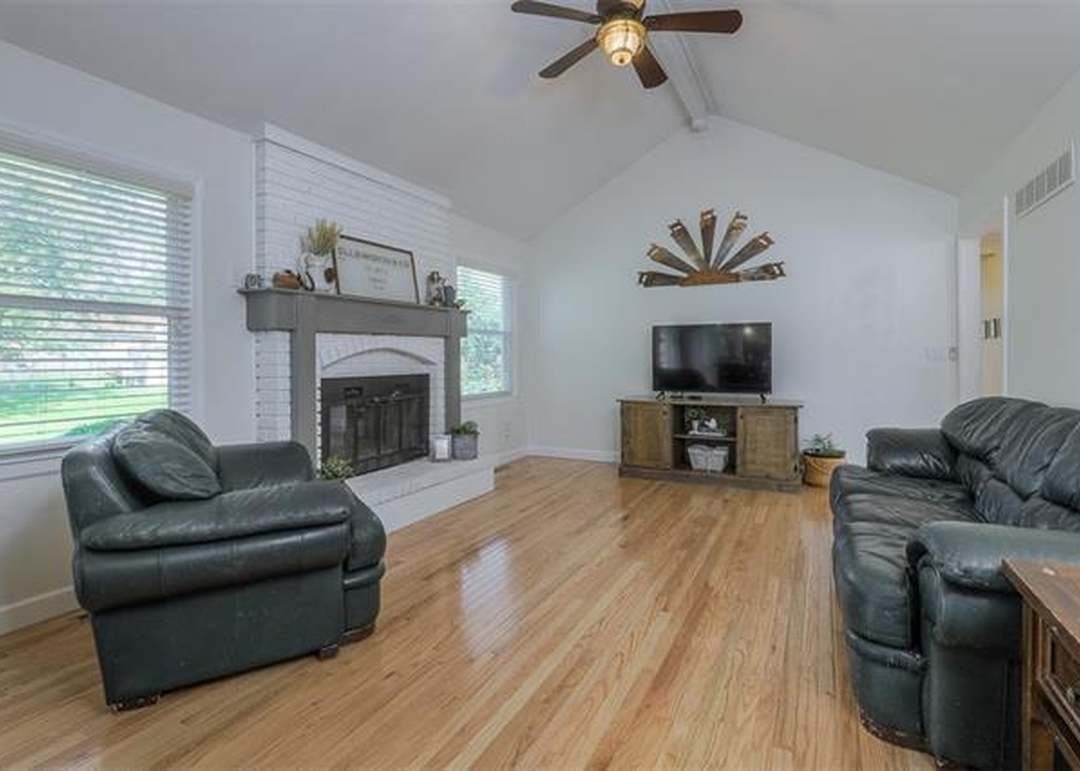 1536 W Cedar Street — photo 18