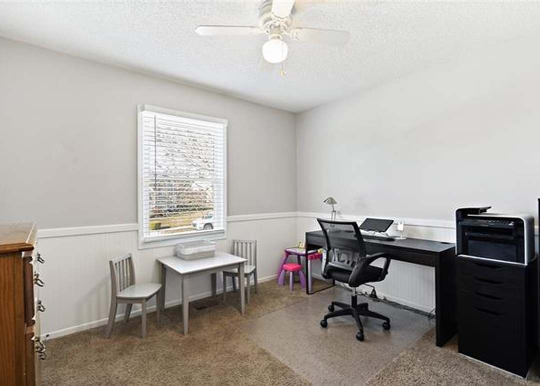 1537 NE Tawny Drive — photo 7