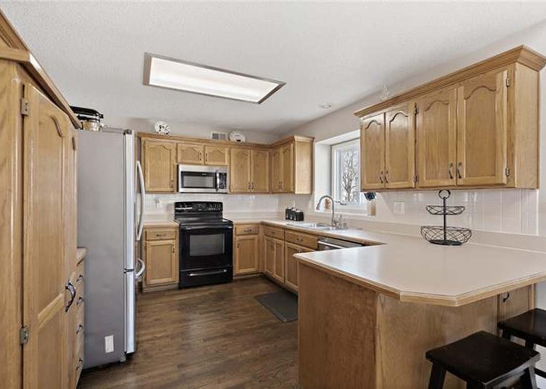 1537 NE Tawny Drive — photo 9