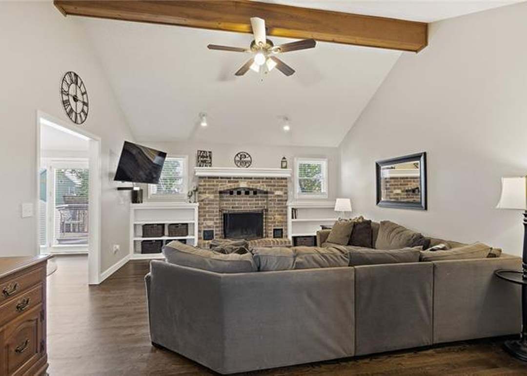 1537 NE Tawny Drive — photo 16