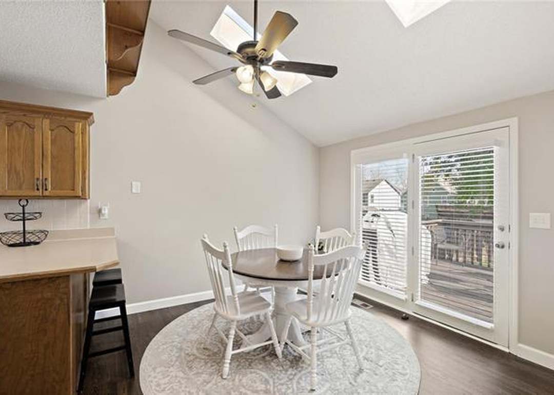 1537 NE Tawny Drive — photo 18
