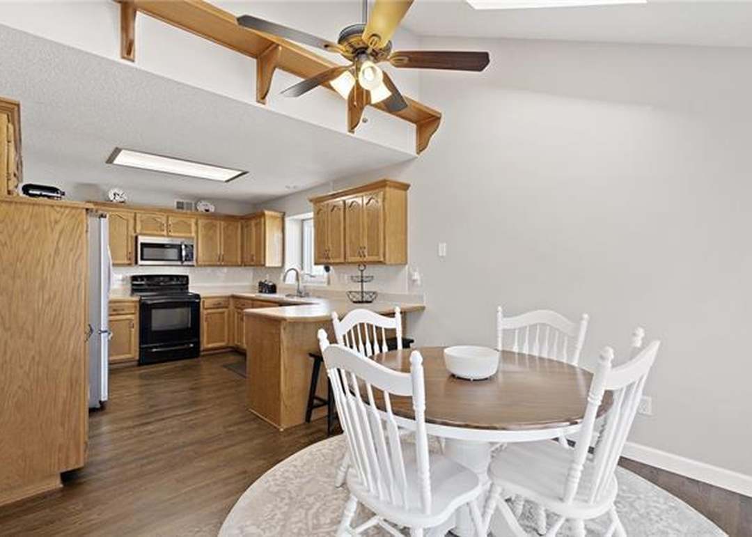 1537 NE Tawny Drive — photo 20