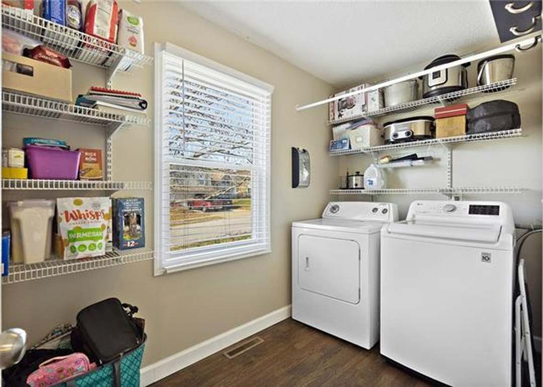1537 NE Tawny Drive — photo 23