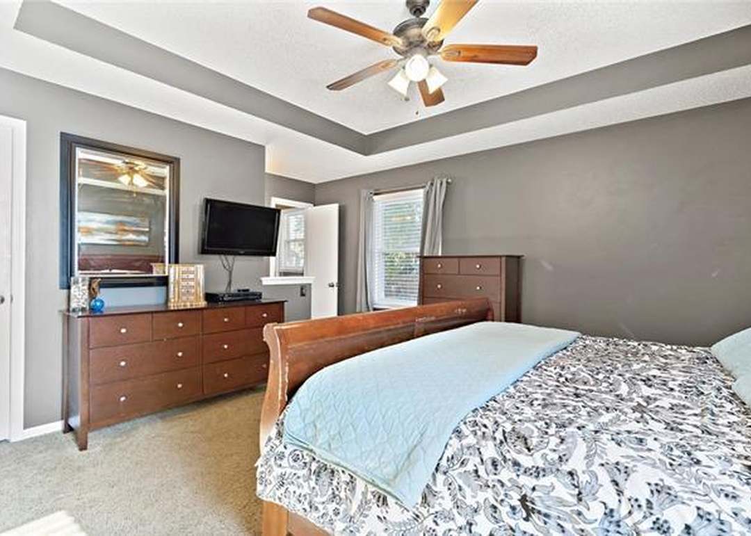 1537 NE Tawny Drive — photo 28