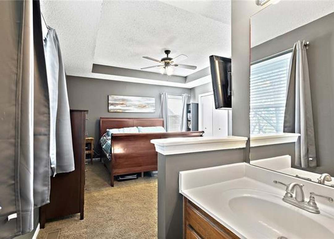 1537 NE Tawny Drive — photo 29