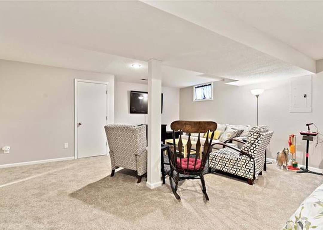 1537 NE Tawny Drive — photo 32