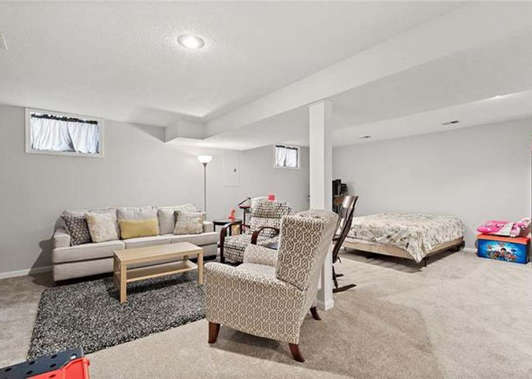 1537 NE Tawny Drive — photo 34