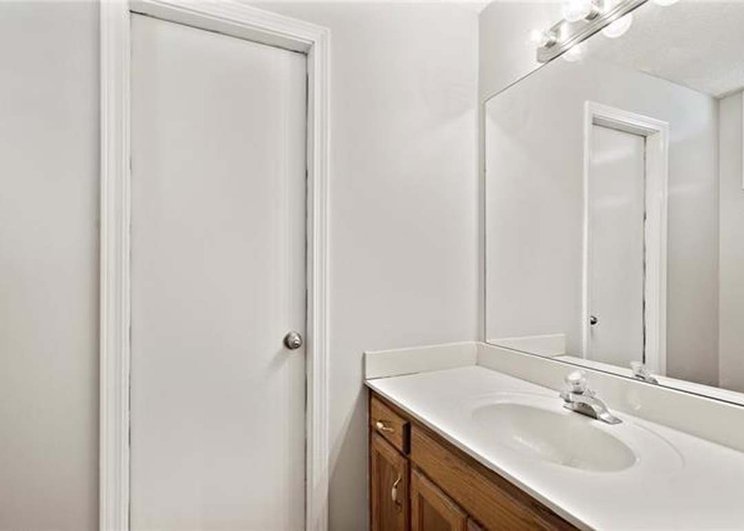 1537 NE Tawny Drive — photo 35