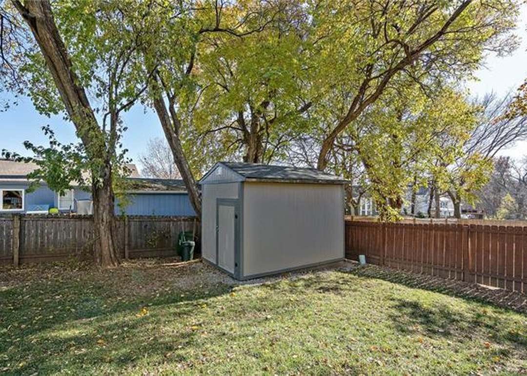 1537 NE Tawny Drive — photo 38