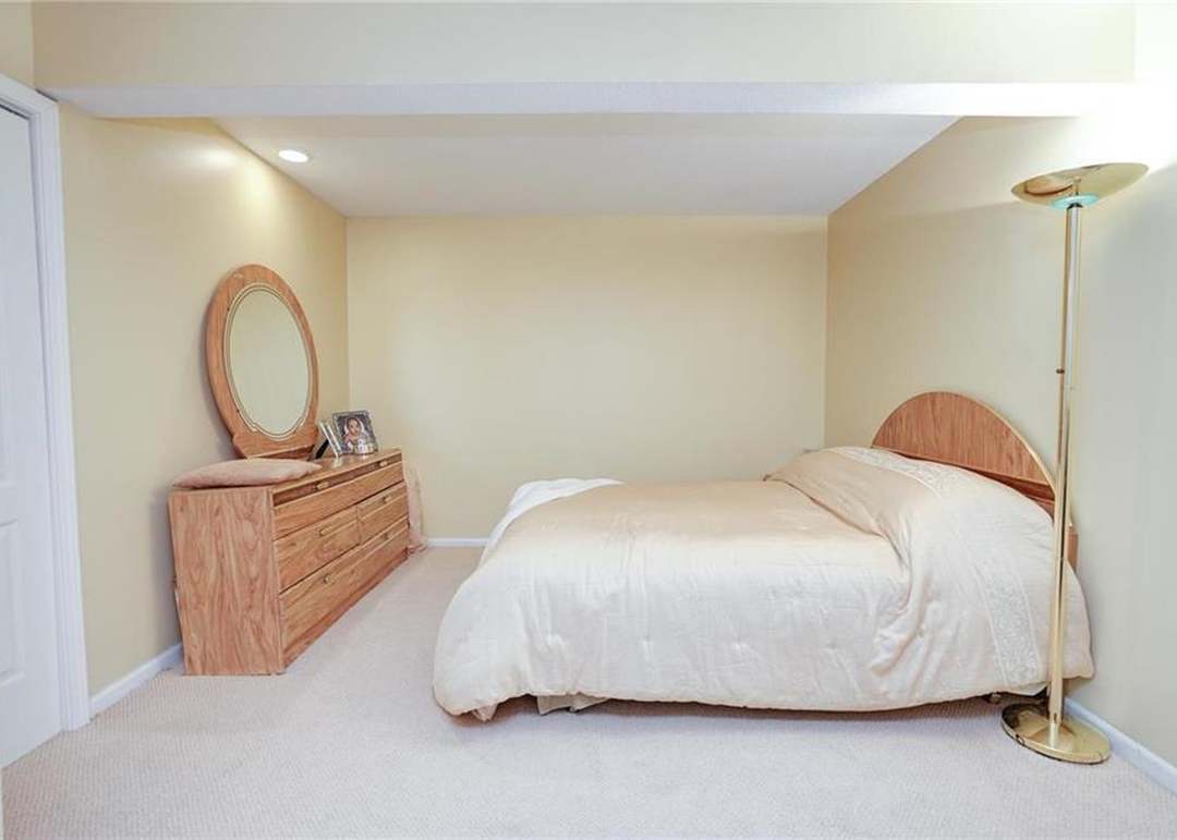 15427 S Greenwood Street — photo 32