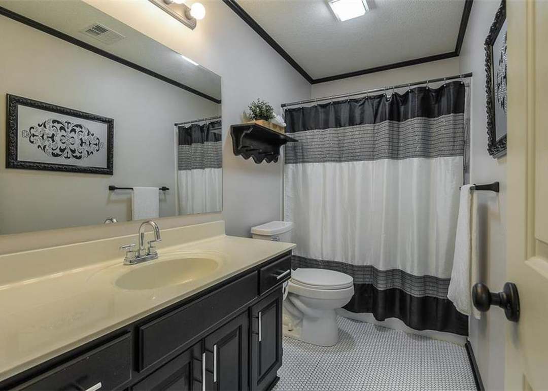 15435 W 144th Terrace — photo 29