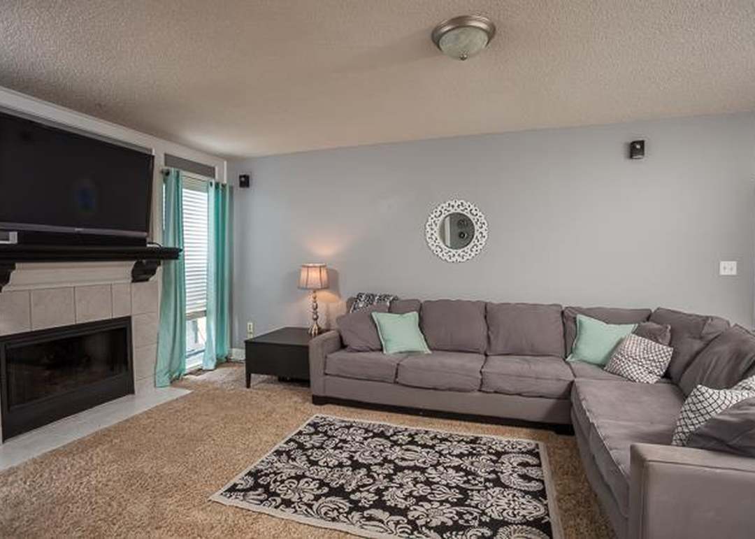 15457 S WYANDOTTE Drive — photo 4