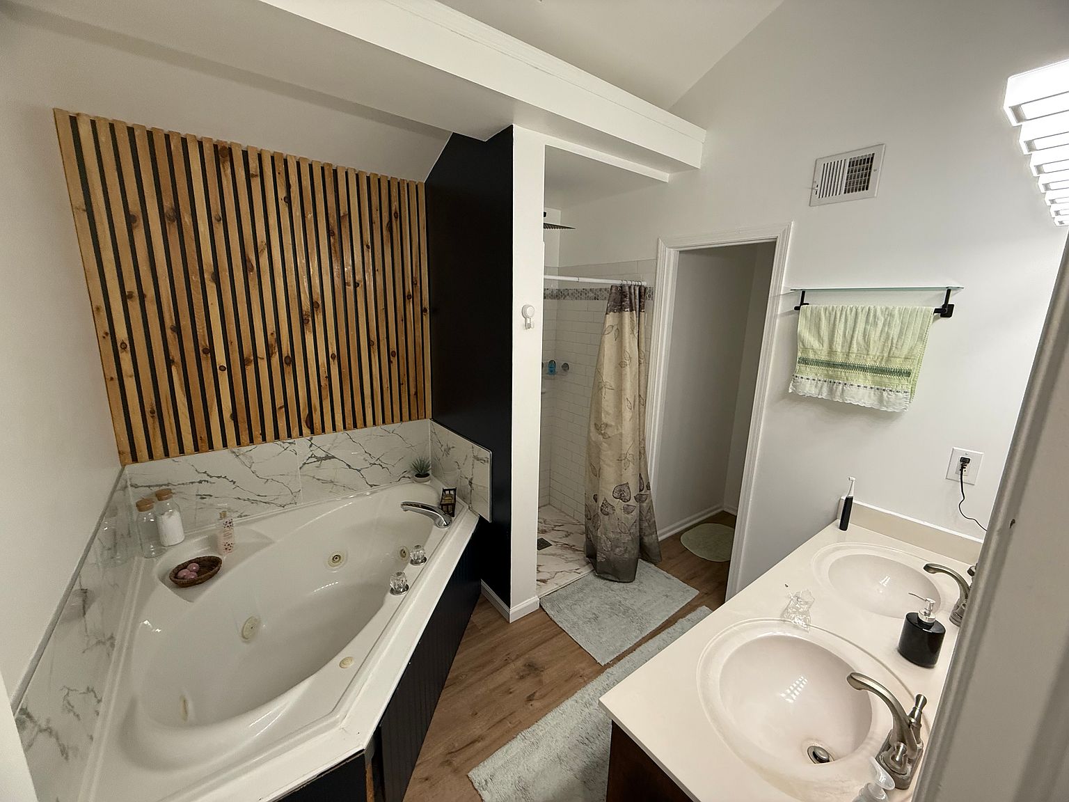 1549 W Dartmouth Street — photo 15