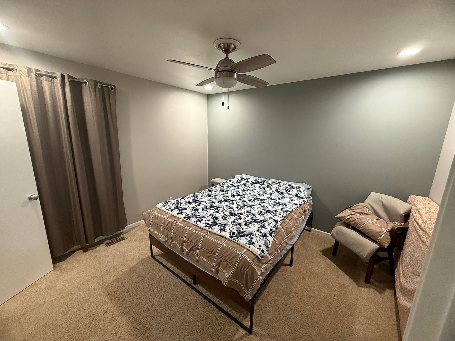 1549 W Dartmouth Street — photo 17