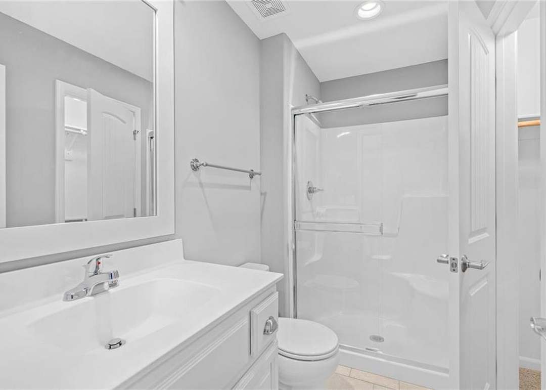 15532 Windsor Street — photo 3