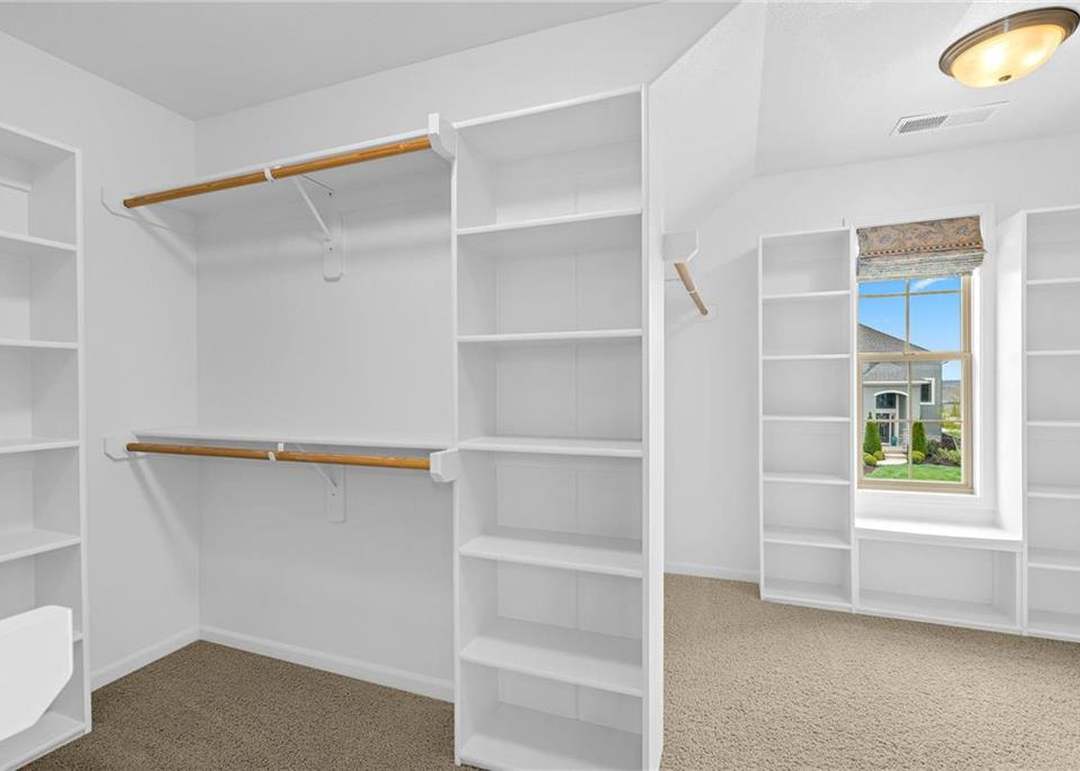 15532 Windsor Street — photo 5