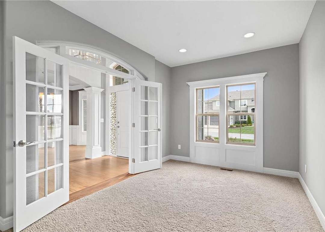 15532 Windsor Street — photo 6