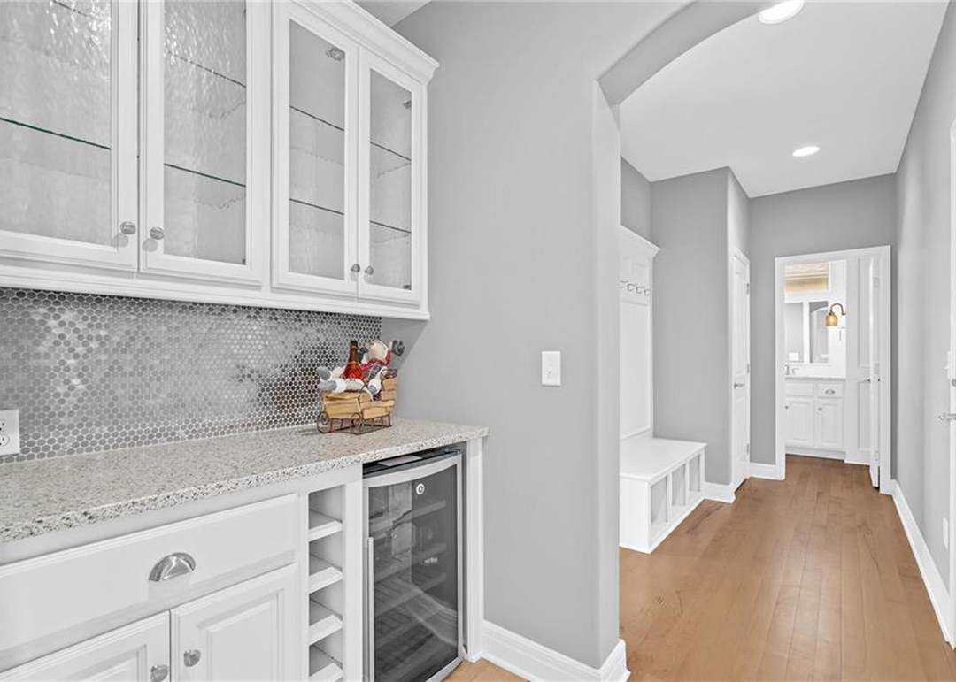 15532 Windsor Street — photo 10