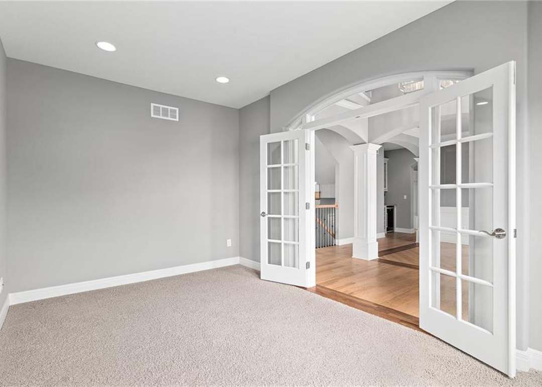 15532 Windsor Street — photo 15