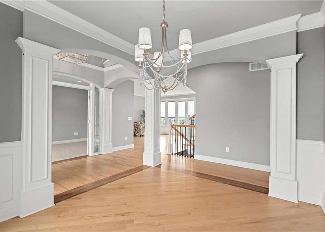 15532 Windsor Street — photo 16