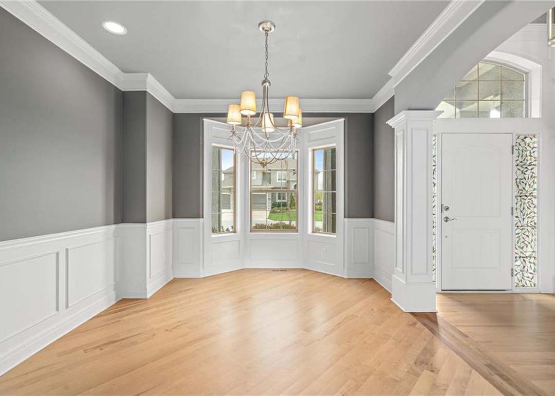 15532 Windsor Street — photo 17
