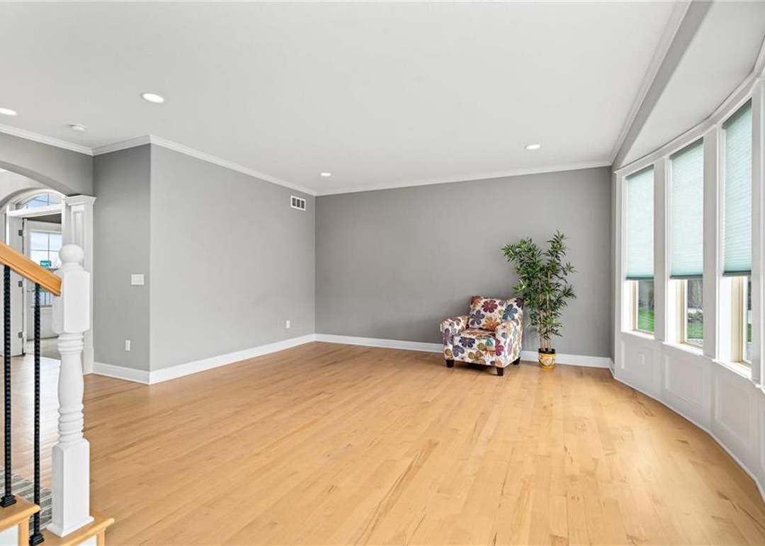 15532 Windsor Street — photo 21