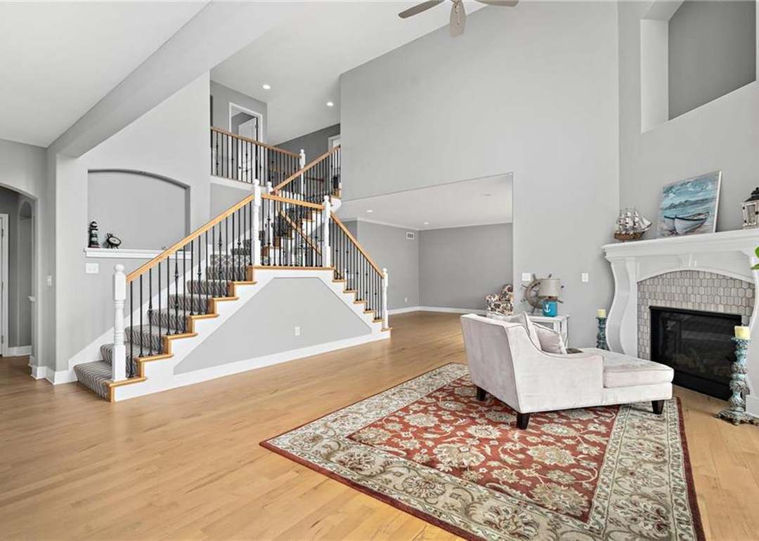 15532 Windsor Street — photo 24