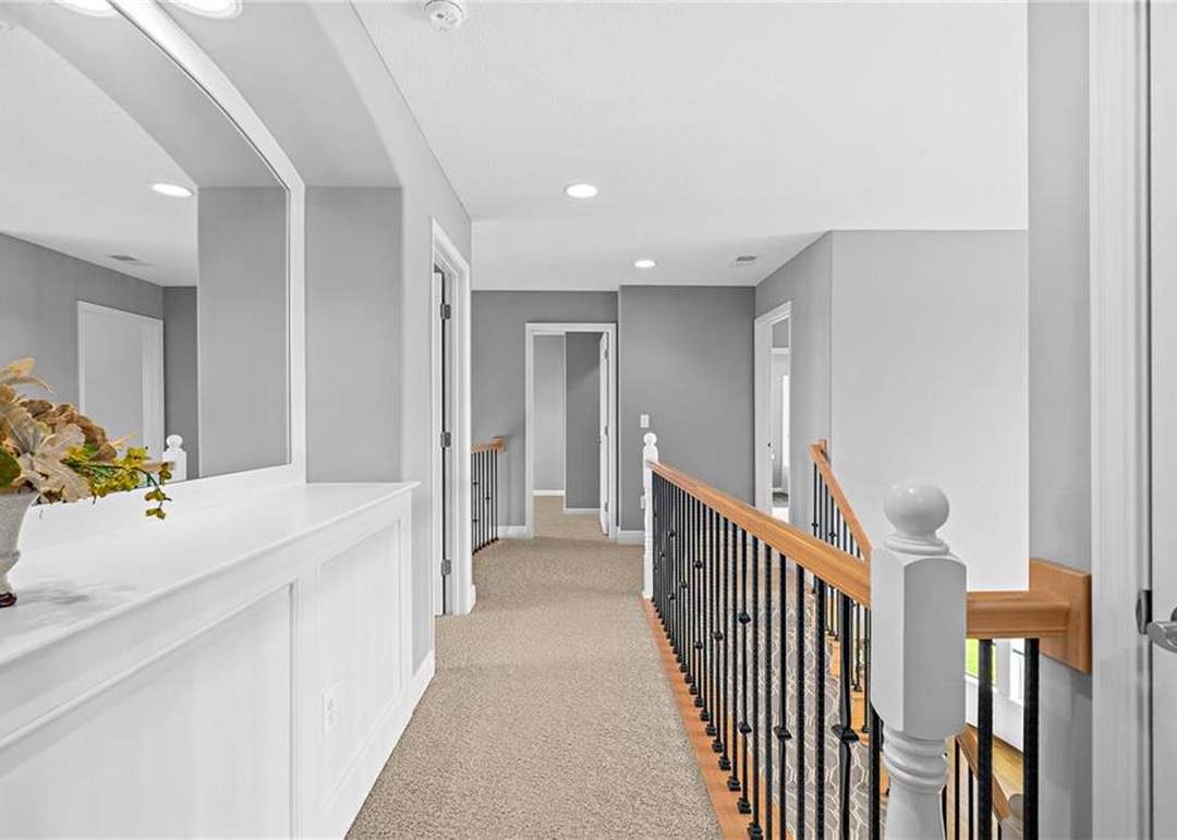 15532 Windsor Street — photo 33