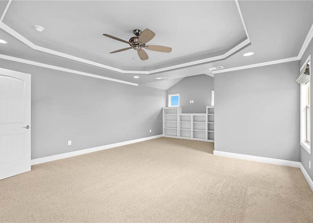 15532 Windsor Street — photo 35