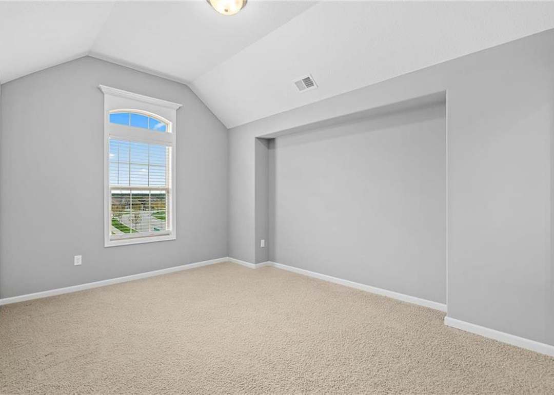 15532 Windsor Street — photo 44