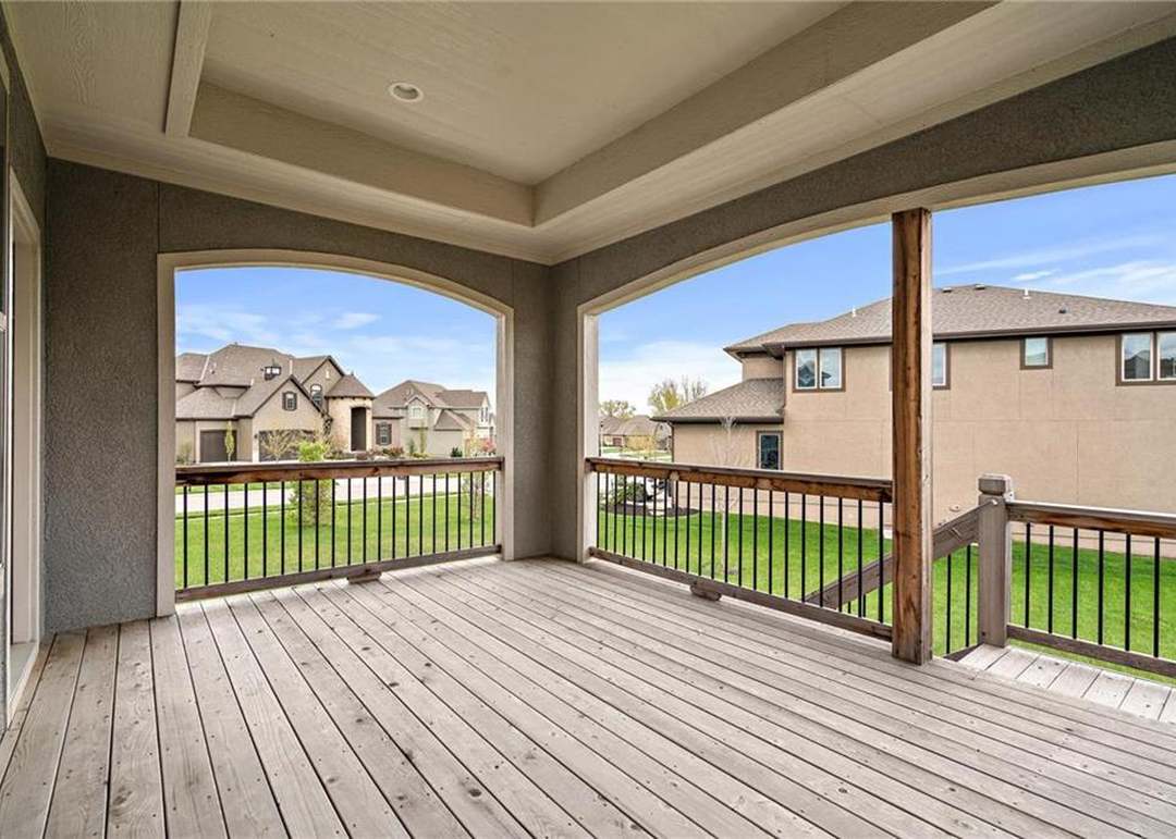 15532 Windsor Street — photo 51