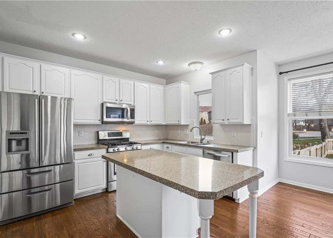 15549 S Blackfeather Street — photo 6