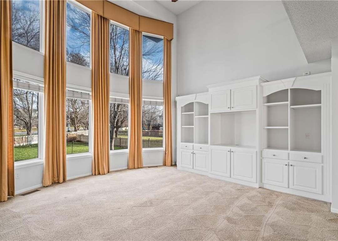 15549 S Blackfeather Street — photo 11
