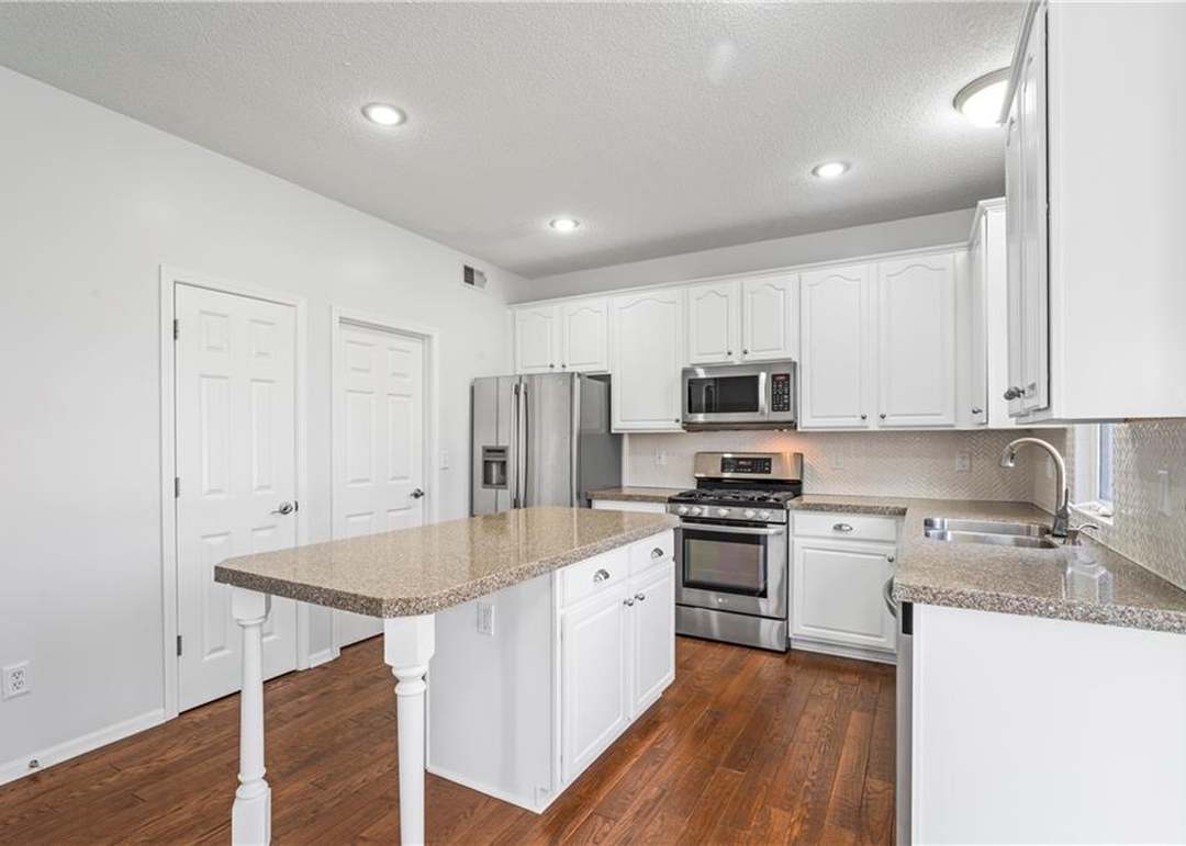 15549 S Blackfeather Street — photo 16