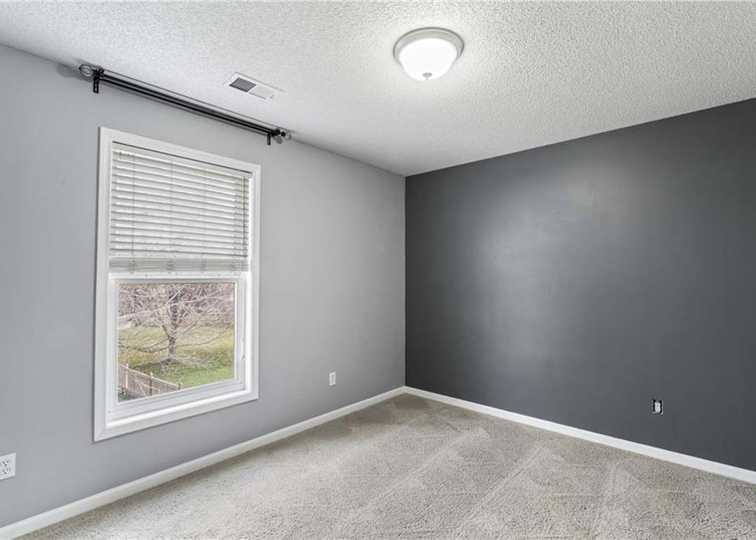15549 S Blackfeather Street — photo 37