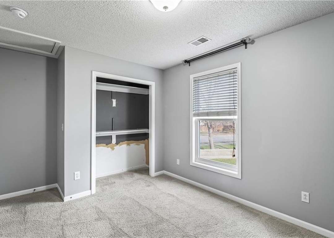 15549 S Blackfeather Street — photo 38