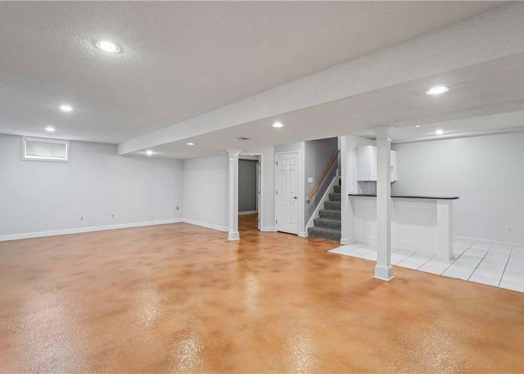 15549 S Blackfeather Street — photo 41